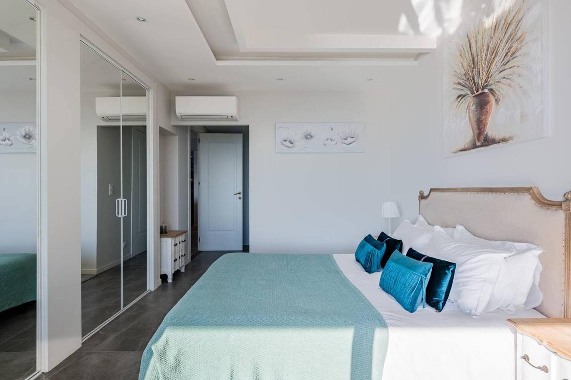 Adriana By Terry's Homes Waterfront Seaview * Cannes