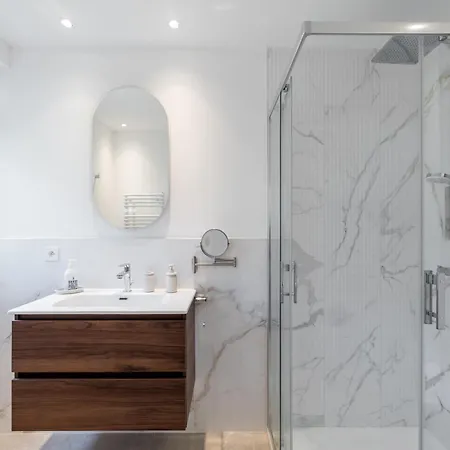 Adriana By Terry'S Homes Waterfront Seaview Beach Cannes Room photo