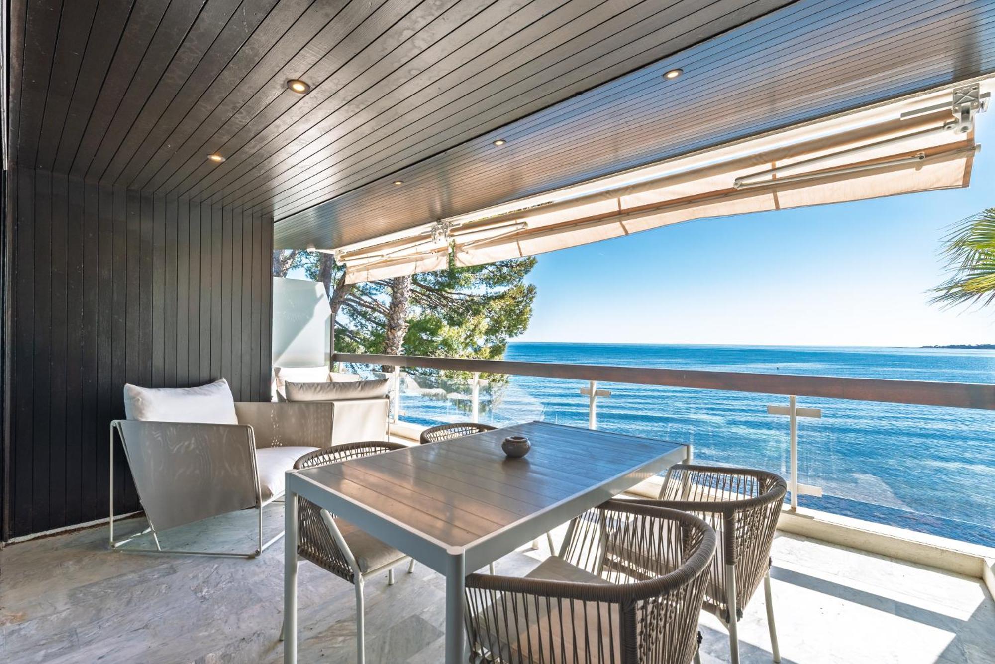 Adriana By Terry's Homes Waterfront Seaview