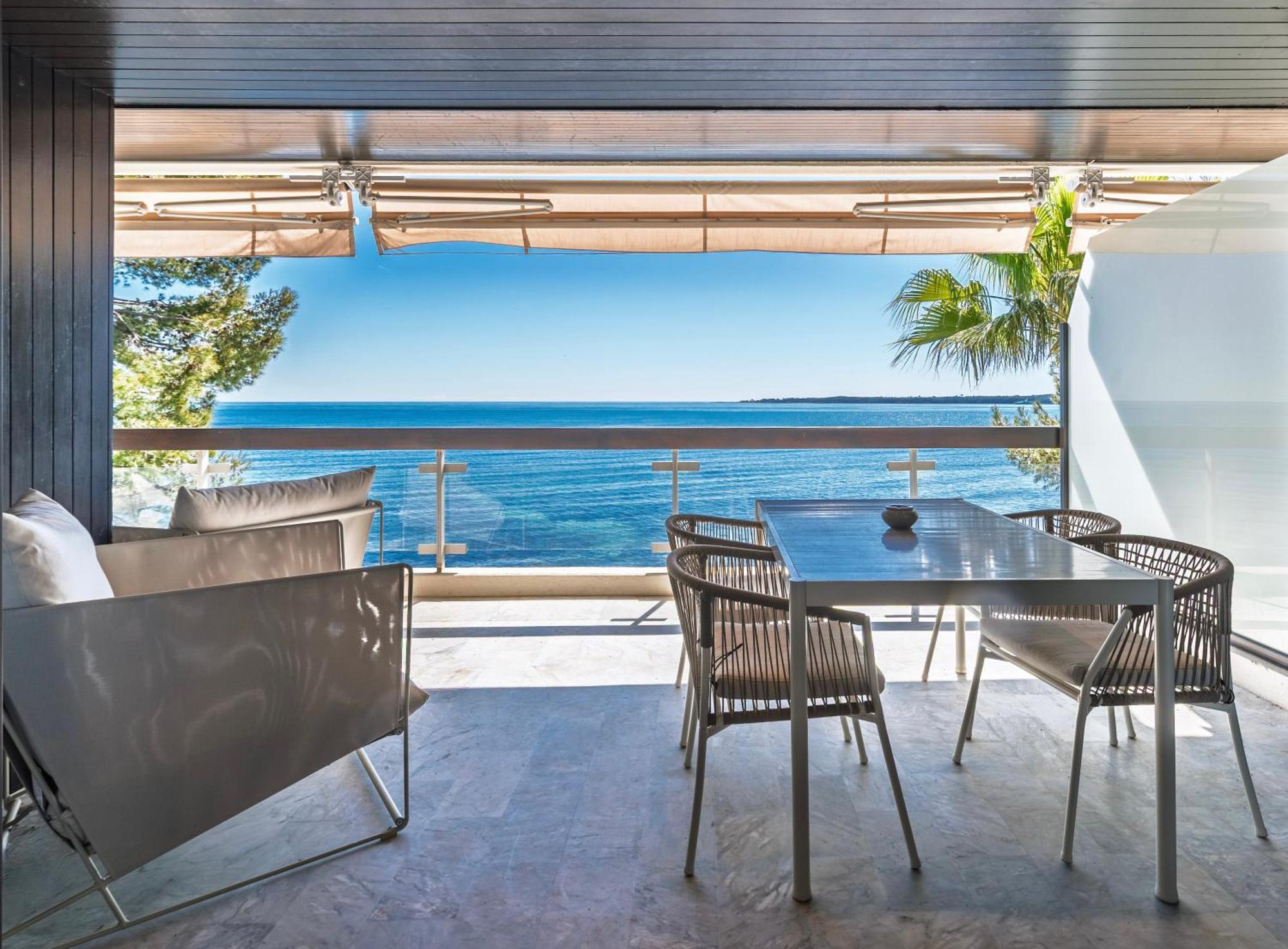 Adriana By Terry's Homes Waterfront Seaview *