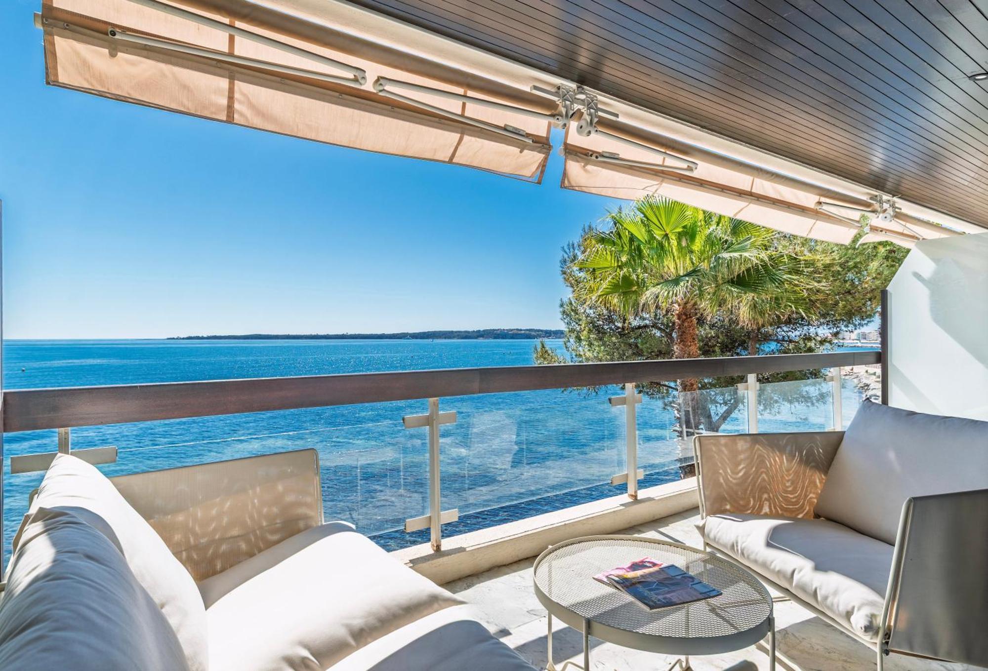 Adriana By Terry's Homes Waterfront Seaview Cannes